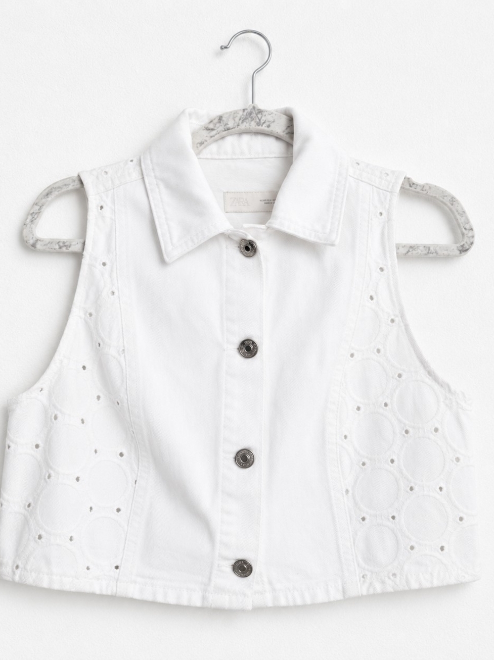 Zara White Eyelet Sleeveless Button-Front Crop Top Size M NWT